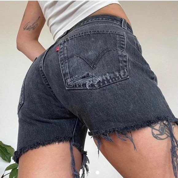 Distressed Levi's Shorts - Picture 3 of 4